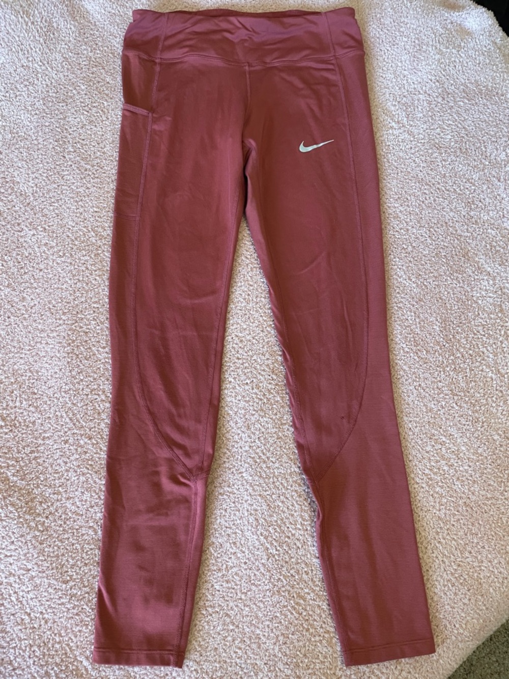Nike womens Maroon Performance Leggings with Side Pocket